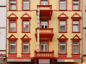 Little Paris Hotel - Image 5
