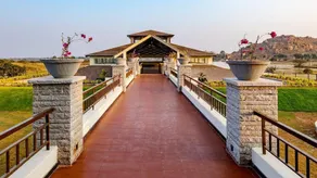 Shathayu Ayurveda Yoga Retreat - Image 5