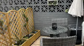 The Snug Guestroom Poole - Image 2