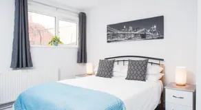 Brynglas Newport flat sleeps 8 - Mycityhaven - Image 4