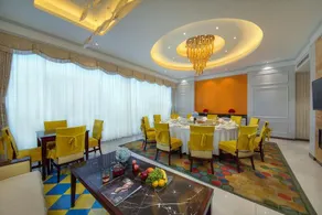 The Hotel V - Image 2