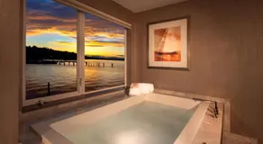 Silver Cloud Hotel Tacoma Waterfront - Image 2