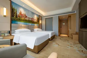 Vienna Hotel Wuhan Guobo Jiangang Metro Station - Image 4
