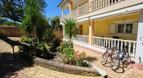 Charming Country House Just Steps from Everything - Image 5