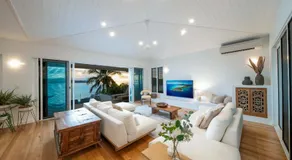 Vue de Bleu' Luxury Whitsunday Ocean View Retreat - Image 2