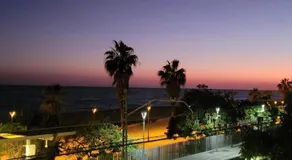 Casa con vistas al mar y jardín - Image 4