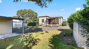 HOLIDAYS ON LOVE STREET / HUNTER VALLEY - Image 5