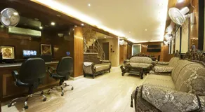 Wood Castle Grand - Image 2