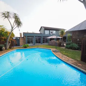 Fever Tree Guesthouse - Image 4