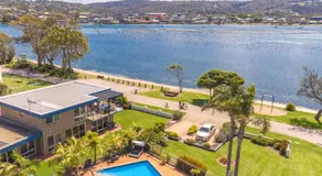 Lakeside Apartments - Fishpen - Image 4
