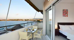 Kalamaki Apartments - Image 2