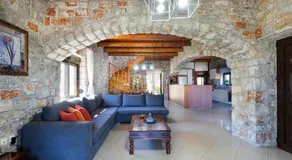 Charming Villa - Image 3