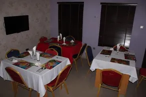Twin Tower Hotel - Image 4