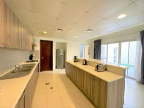 Gorgeous 3B Villa with Balcony in Ras Al Khaimah - Image 3