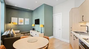 Old Town Apartment, Spacious 2 Bedroom 3rd floor apt close to Castle, stair access only - Image 5