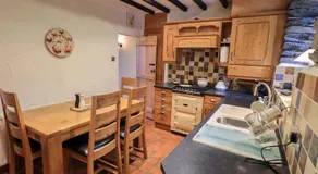 Stokers Cottage - Image 4