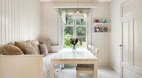 Historic apartment near the city by the water - Image 3