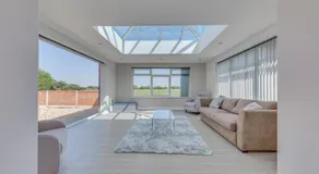 Luxury Cottage, Dog Friendly, Stunning Views, Private Garden - Image 3