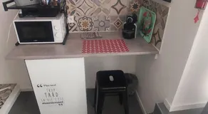 Studio avec salle d'eau, wc et coin cuisine - Image 2