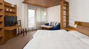 Merveilleux appartement adapté aux familles avec terrasse, piscine et barbecue - Image 2