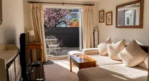 Kingsway Apartment - Image 2