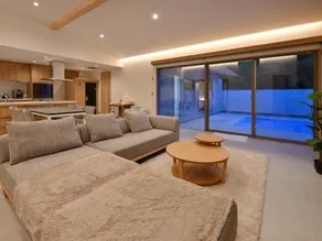 Sakura Villa with Hot Spring Pool - Image 2