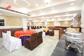 Capital O 33480 Hotel Amsun Pride - Image 4