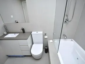 2 Bed North Sydney Self Catering - Image 5