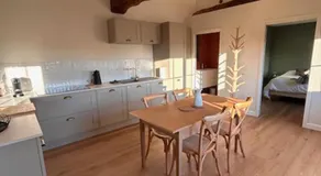 Au 8 à Meursault, Magnifique maison Bourguignonne au pied des vignes, jardin, places de parking privée - Image 4