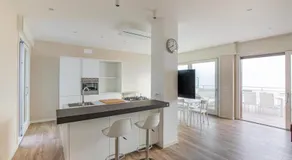 Beachfront Penthouse with private parking - Image 4