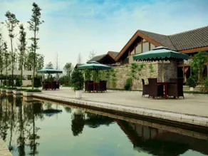 Xinjin Celebrity City Hotel - Image 4