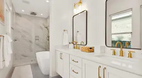 Luxury Downtown Retreat with Pool and Hot Tub, 6Bdr - Image 2