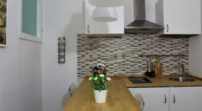 Crystal Ship Apartments - Image 4