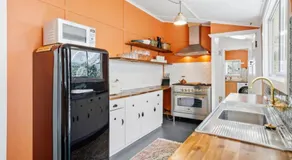 Cosy Family Farm Stay - Daily Animal Feeding - Image 3