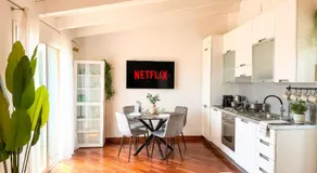 Milan Central, 8th Floor Penthouse with Skyline View - Image 5