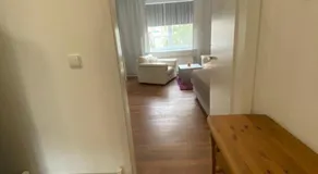 Apartmán 2+kk, 50 m2 v klidné lokalitě. 10 min od centra Prahy. - Image 3