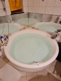 HotTub Comfy Apartment - Image 3