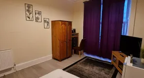 Cathcart Place Rooms - Image 3
