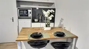 Superbe studio Cosy pour une ESCAPADE au Coeur de Senlis-Idéal pour Couples Voyageurs & Professionnels - Image 3