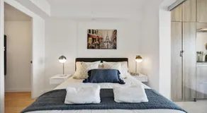Yorkville 1 Bedroom Great View - Image 2