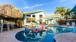 South Florida Spacious Oasis 4BR Retreat with 2 King Beds, Amazing Pool, near Beaches - Image 3
