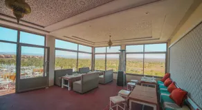 Hotel Kasbah Ennakhile - Authentic Stay in Nkob - Image 2