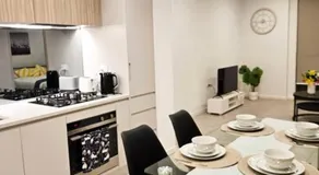 Modern Elegance: 2 Bedroom Oasis w/ Free Parking - Image 3