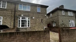 Good priced Accommodation in Sherperds bush - Image 3