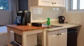 Bright and Spacious Studio Apartment - Image 3
