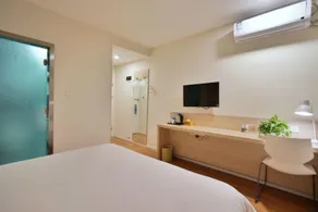 Hanting Hotel Zhengzhou Erqi Square - Image 4
