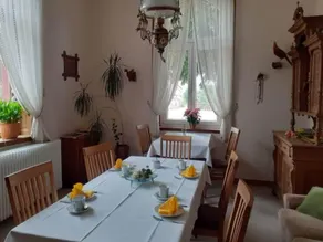 Two separate farmhouse apartments under one roof - Image 3