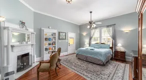 Martin A -Private historic district apt with pool-suite A - Image 2