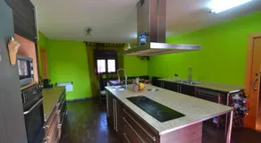 Villa de tres casas con padel y piscina - Image 4