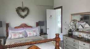 Waters Edge Cottage - Image 2